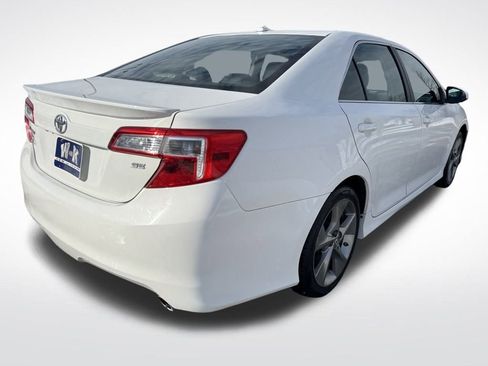 Used 2012 Toyota Camry SE w/ Leather Pkg image 3