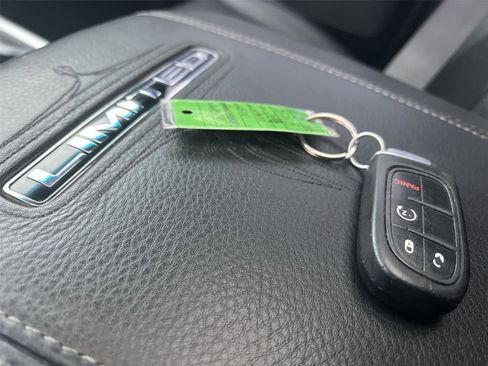 Used 2018 RAM 1500 Limited image 29