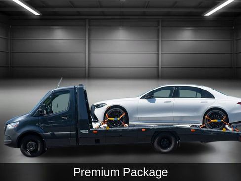 Used 2023 Mercedes-Benz Sprinter 4500 image 7