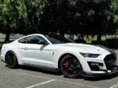 Used 2020 Ford Mustang Shelby GT500 w/ Technology Package RWD image 4