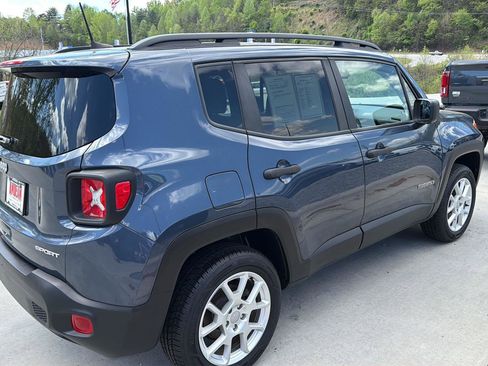 Used 2021 Jeep Renegade Sport w/ Sport Appearance Group AWD/4WD image 5