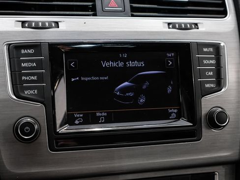 Used 2015 Volkswagen Golf S FWD image 27
