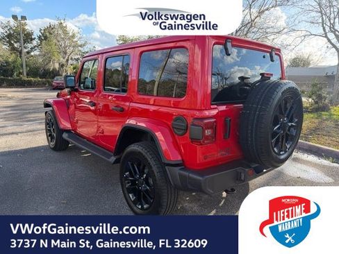 Used 2025 Jeep Wrangler Sahara image 4