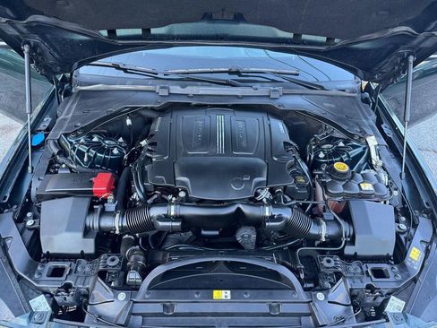 Used 2017 Jaguar XE Premium image 15