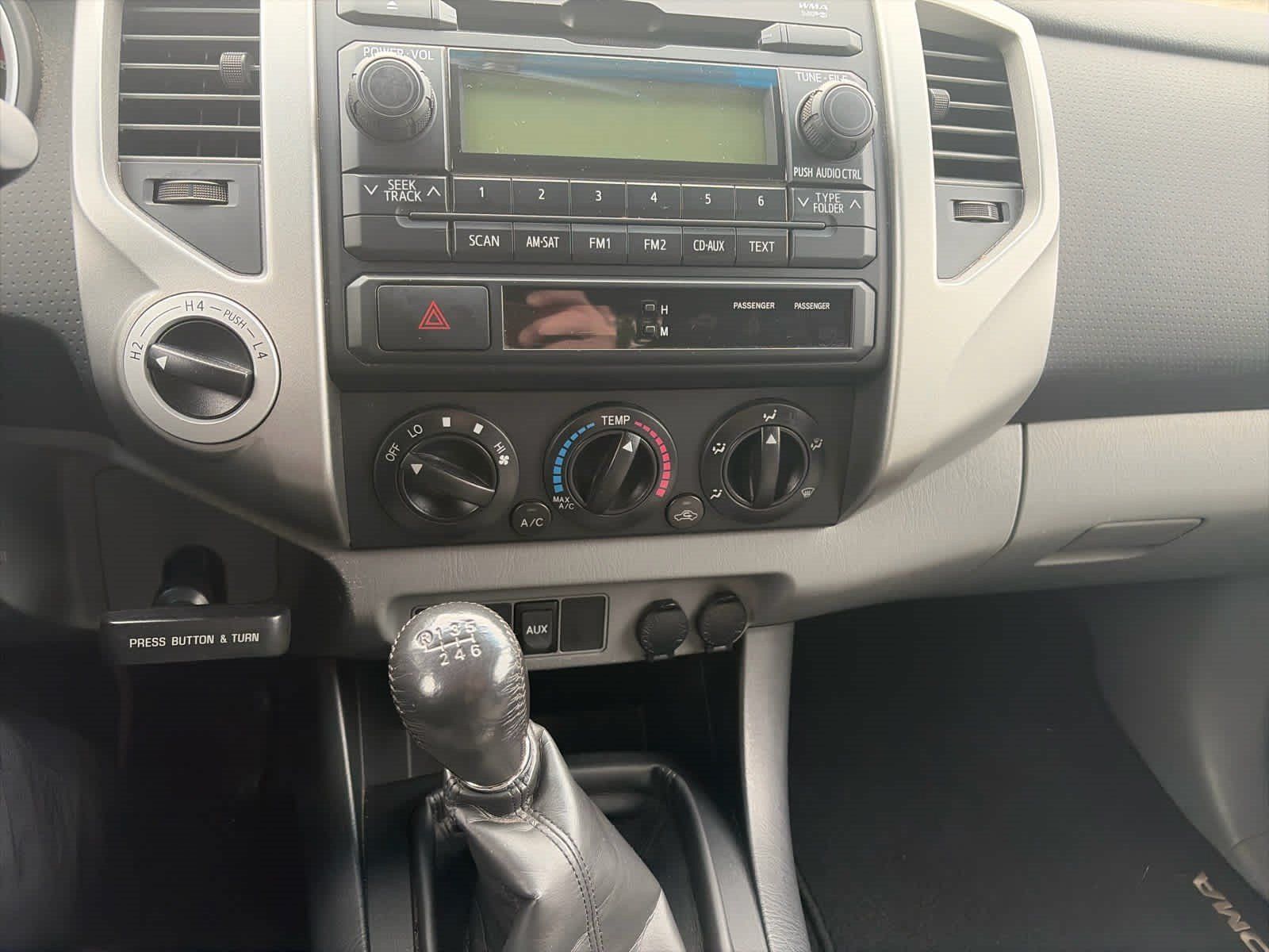Used 2012 Toyota Tacoma 4x4 Access Cab V6 w/ SR5 Pkg image 7