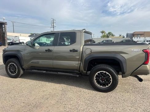 Used 2025 Toyota Tacoma 4x4 Double Cab image 8