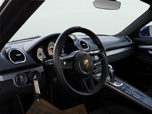 Used 2022 Porsche 718 Cayman GT4 image 15