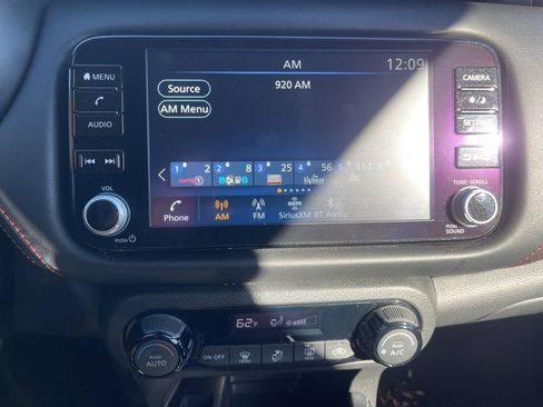 Used 2024 Nissan Kicks SR image 12