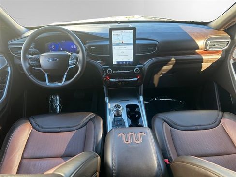 Used 2023 Ford Explorer King Ranch w/ Premium Technology Package image 10