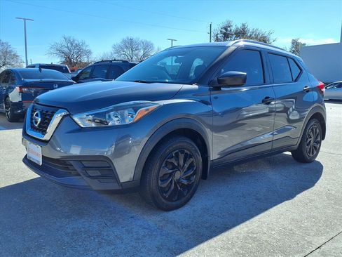 Used 2019 Nissan Kicks S image 20