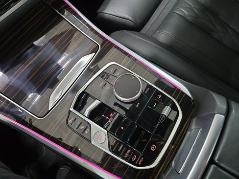 Used 2025 BMW X5 xDrive50e image 29