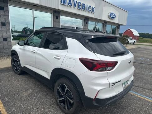 Used 2021 Chevrolet TrailBlazer RS w/ Sun and Liftgate Package AWD/4WD image 4