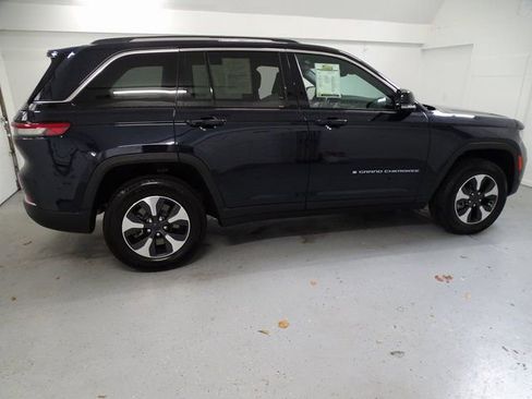 Used 2023 Jeep Grand Cherokee 4WD 4xe w/ Luxury Tech Group II image 25