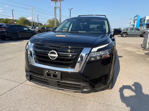Used 2023 Nissan Pathfinder SV AWD/4WD image 3