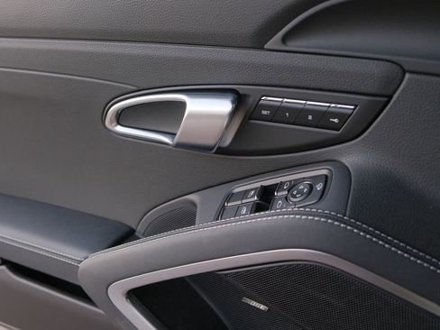 Used 2024 Porsche 718 Cayman image 11