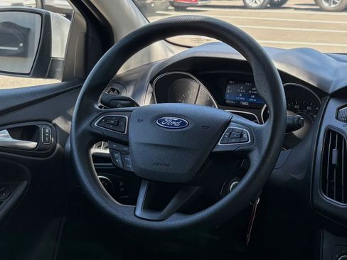 Used 2016 Ford Focus SE FWD image 17