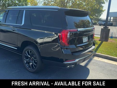 Used 2025 GMC Yukon XL Denali w/ Sun & Power Step Package AWD/4WD image 8