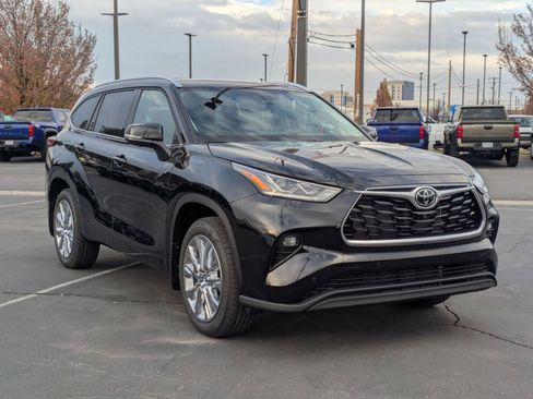 New 2026 Toyota Highlander Limited image 7