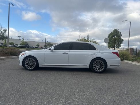Used 2017 Genesis G90 3.3T Premium RWD image 8