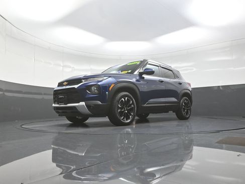 Used 2023 Chevrolet TrailBlazer LT AWD/4WD image 11