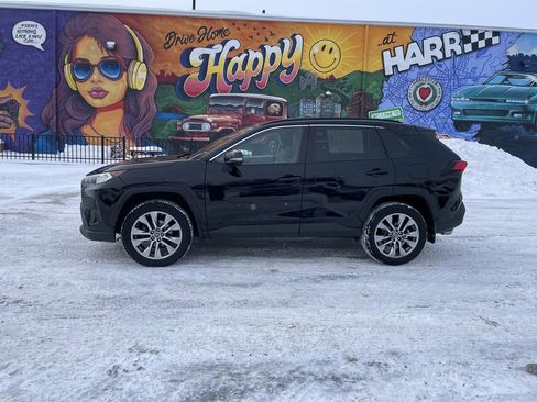 Certified 2019 Toyota RAV4 XLE Premium AWD/4WD image 2