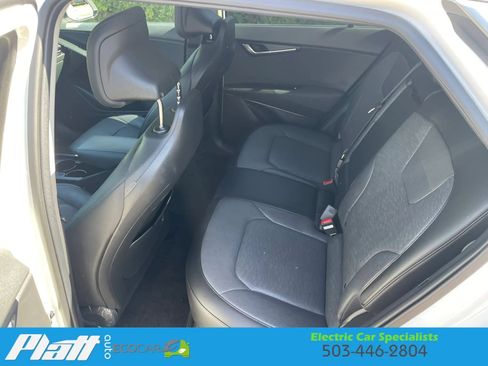 Used 2023 Kia Niro Wave image 41