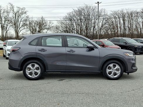 Used 2023 Honda HR-V LX image 7