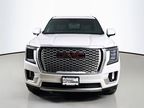 Used 2024 GMC Yukon Denali w/ Advanced Technology Package AWD/4WD image 4