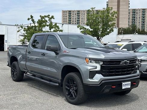 Used 2025 Chevrolet Silverado 1500 LT Trail Boss w/ Convenience Package II AWD/4WD image 1