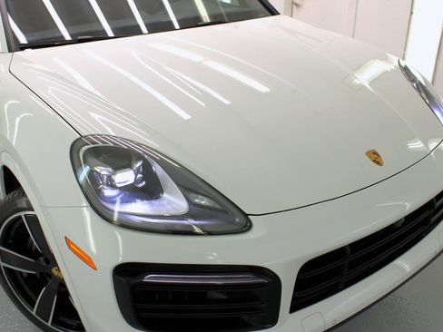Used 2021 Porsche Cayenne image 18