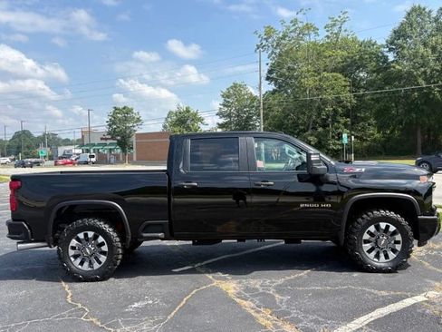 Used 2024 Chevrolet Silverado 2500 Custom w/ Custom Value Package AWD/4WD image 9