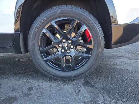 Used 2023 Chevrolet Traverse Premier w/ Redline Edition image 20