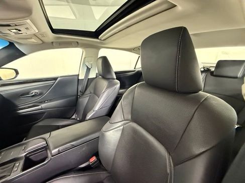 Used 2019 Lexus ES 300h w/ Premium Package FWD image 7