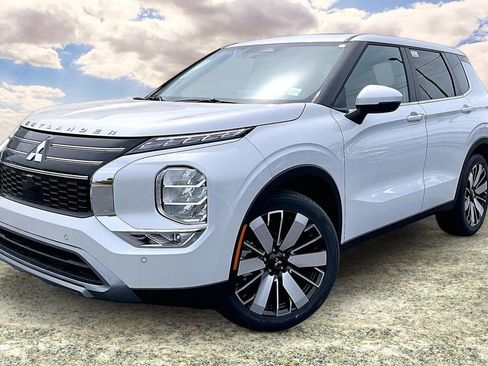 New 2026 Mitsubishi Outlander FWD image 2