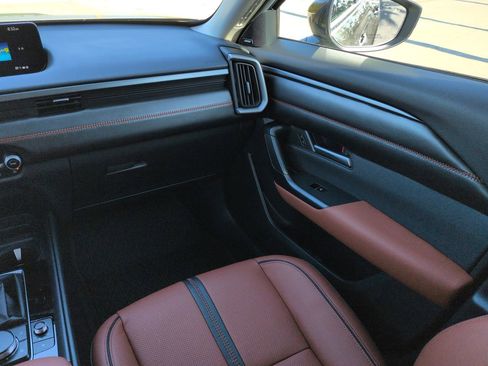 Used 2025 MAZDA CX-50 Meridian Edition w/ Weather Package AWD/4WD image 16