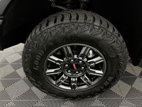 Used 2025 GMC Sierra 1500 AT4X AWD/4WD image 12