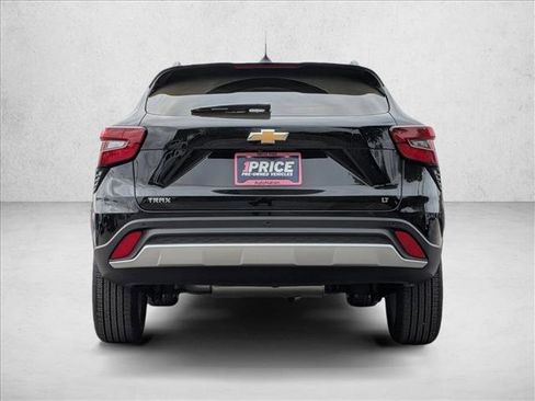 Used 2025 Chevrolet Trax LT w/ Driver Confidence Package image 5