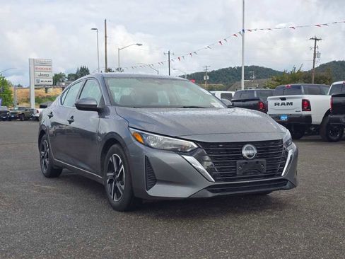 Used 2024 Nissan Sentra SV FWD image 11