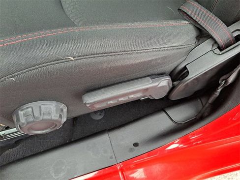 Used 2022 Jeep Wrangler Unlimited Rubicon w/ Steel Bumper Group image 17