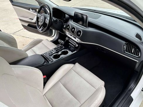 Used 2018 Kia Stinger Premium image 22