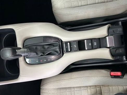 Used 2023 Honda HR-V LX image 20