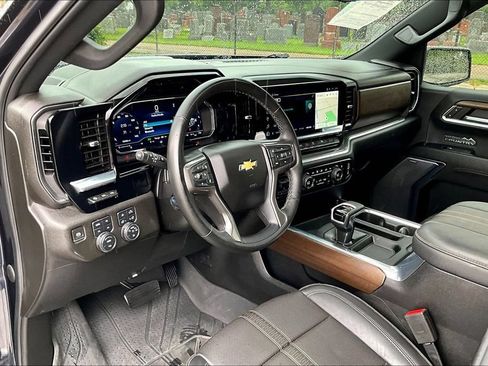 Used 2024 Chevrolet Silverado 1500 High Country w/ High Country Premium Package AWD/4WD image 13