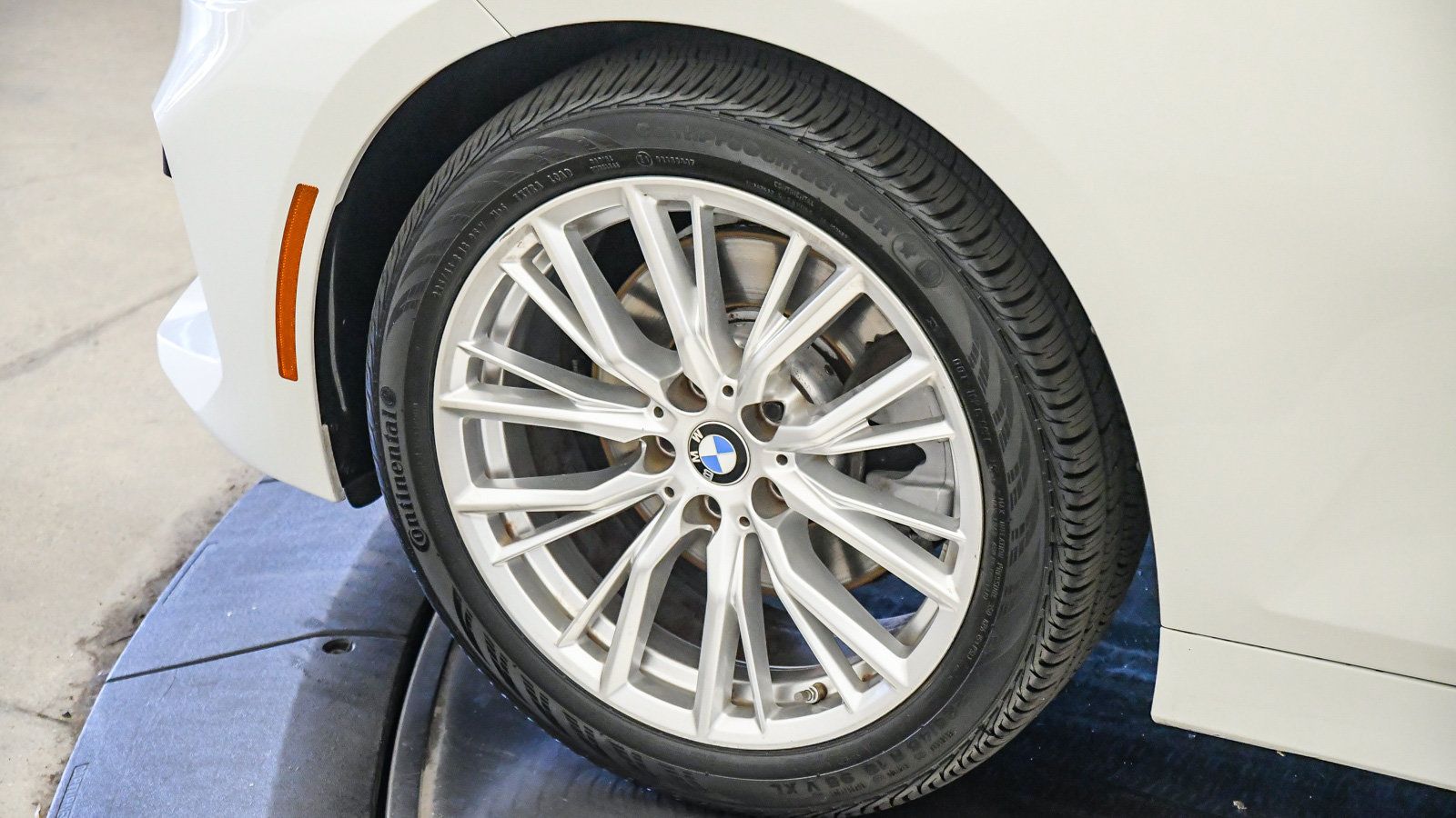 Certified 2023 BMW 330i Sedan w/ Convenience Package RWD image 10