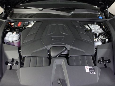 Certified 2026 Porsche Cayenne E-Hybrid Coupe image 40