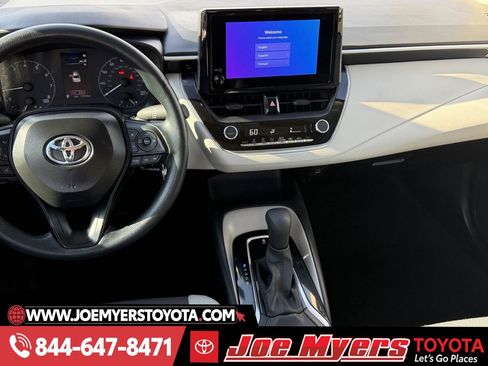 Used 2025 Toyota Corolla LE image 17