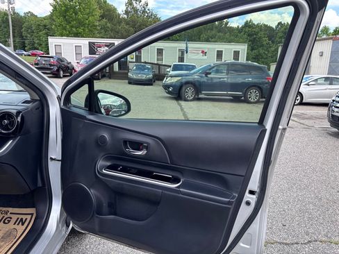 Used 2015 Toyota Prius C Two FWD image 27