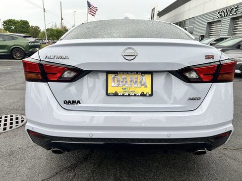 Used 2024 Nissan Altima 2.5 SR w/ SR Premium Package AWD/4WD image 6