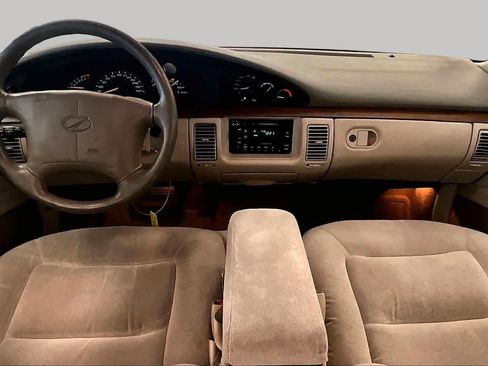 Used 1999 Oldsmobile 88 FWD image 14