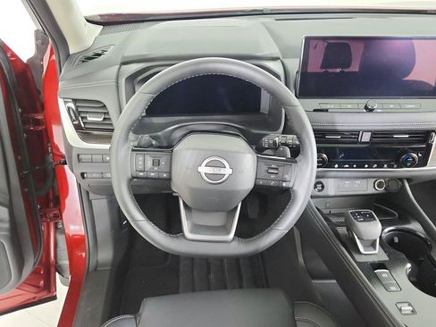 Used 2025 Nissan Rogue Platinum FWD image 21