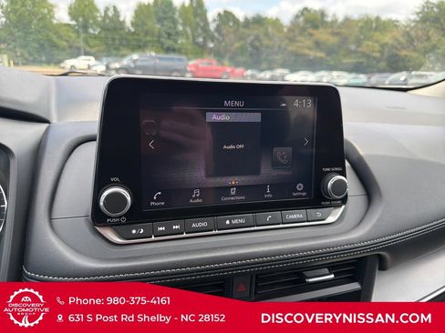 Certified 2025 Nissan Rogue SV FWD image 15